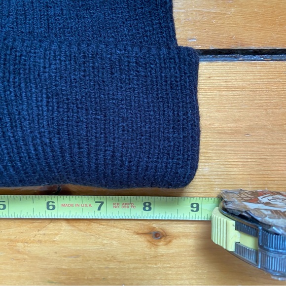 NEW adidas Women's Black Beanie with Gold Trefoil One Size NWOT - Picture 4 of 8